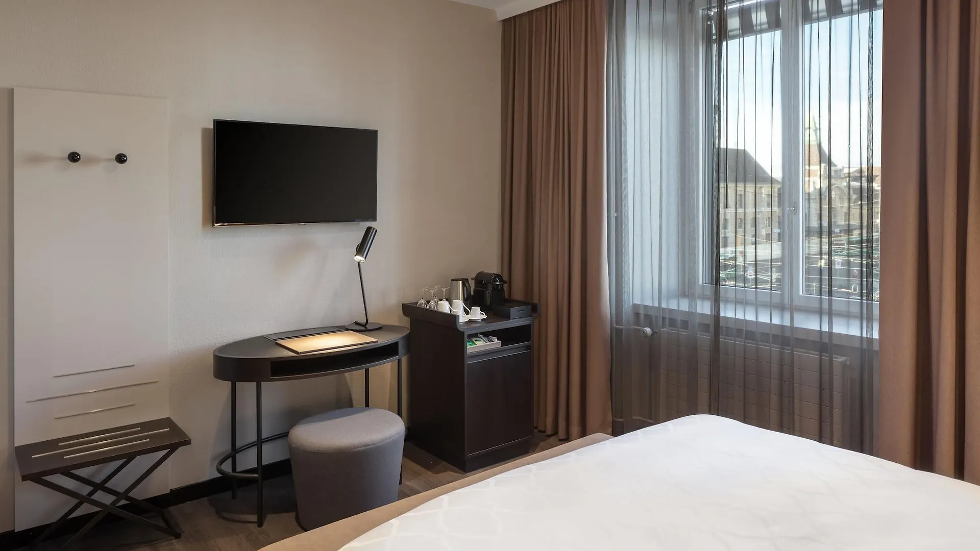 Hotel Victoria Basel 4*,